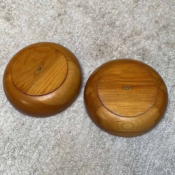 Vintage 1970s solid wood miniature side bowls, 6” diameter, set of 2 - Picture 5 of 6